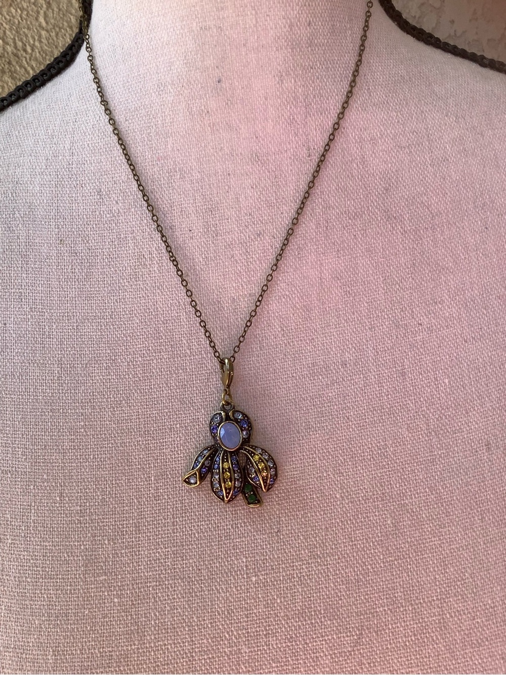 Heidi Daus Charm hangs on an 18” fashion Necklace - Picture 2 of 5